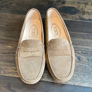 tod’s gommino suede loafers